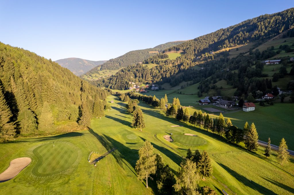Panorama_Golfurlaub_in_Kärnten_Golfarena_Bad_Kleinkirchheim © Mathias Prägant Golfurlaub in Kärnten: Golfplatz Bad Kleinkirchheim - 18 Loch Golfanlage in den wunderschönen Kärntner Nockbergen
